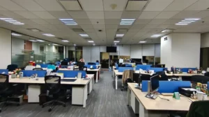 Hasil akhir peremajaan area kerja kubikel terbuka kantor Singapore Airlines Jakarta oleh CREATVE.ID