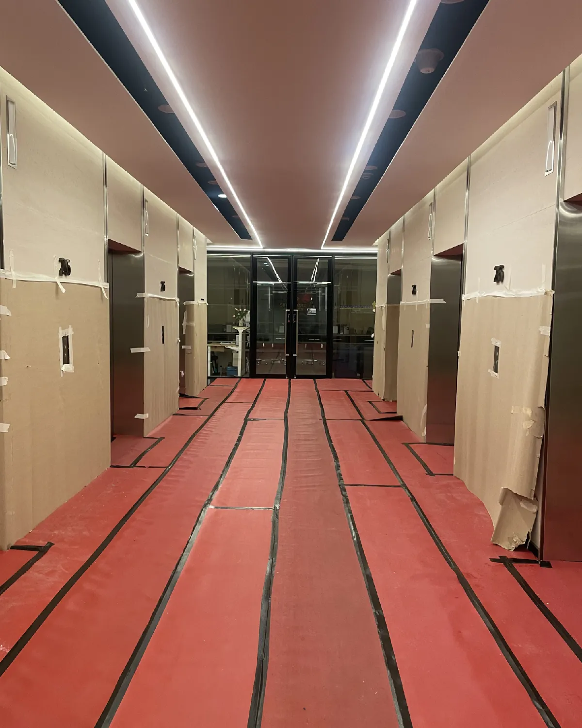 Standar proteksi proses renovasi di Noble House kantor Singapore Airlines (1) Standar proteksi proses renovasi di Noble House kantor Singapore Airlines