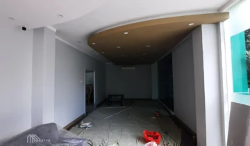 Proses renovasi interior area depan terpadu untuk ruang tamu receptionist dan showcase kantor PT Tayoh Sarana Sukses Bantar Gebang Bekasi